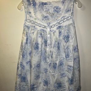 Elegant Eileen West Blue and White Small Gown and Robe Set